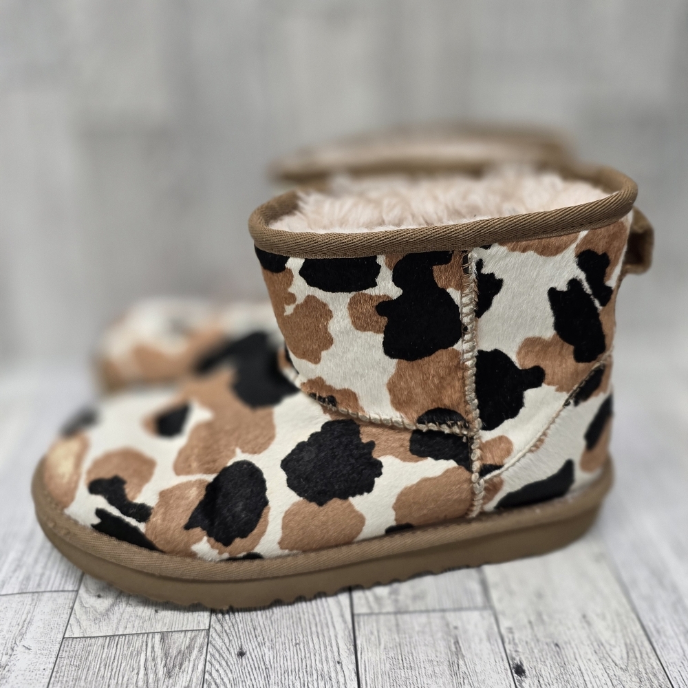 UGG Cream Faux Fur Boots - Picture 2 of 6